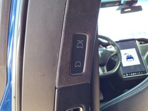 Used 2020 Tesla Model X Performance AWD/4WD image 28