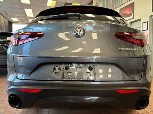Used 2022 Alfa Romeo Stelvio Sprint image 10