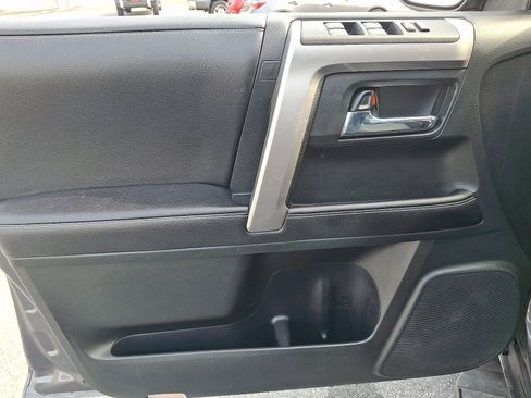 Used 2016 Toyota 4Runner SR5 image 13