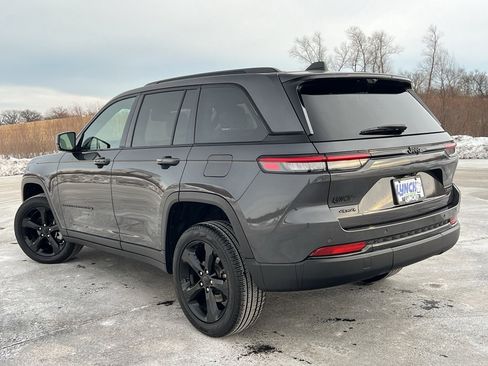 Used 2024 Jeep Grand Cherokee Limited w/ Luxury Tech Group II image 2