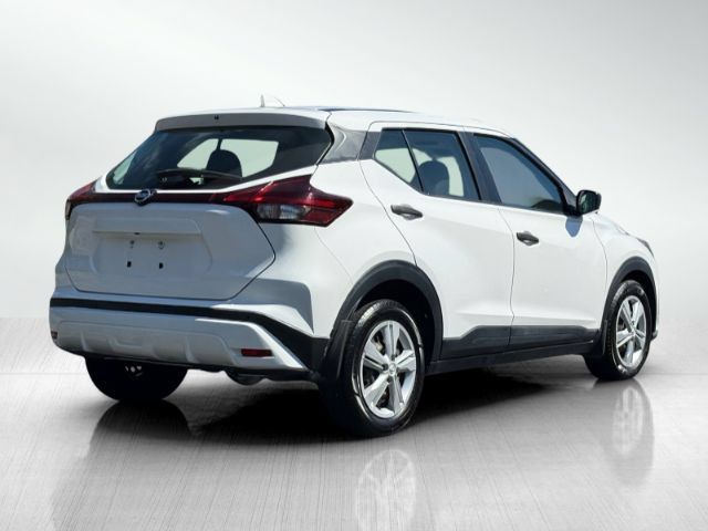 Used 2021 Nissan Kicks S FWD image 4