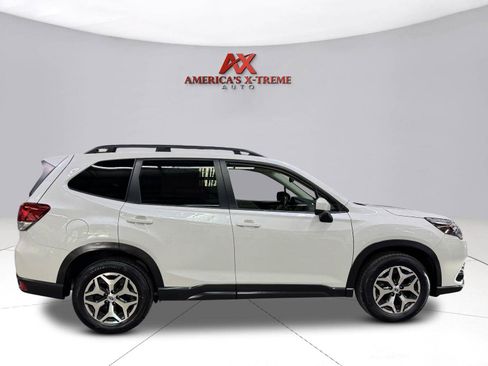 Used 2023 Subaru Forester Premium AWD/4WD image 9