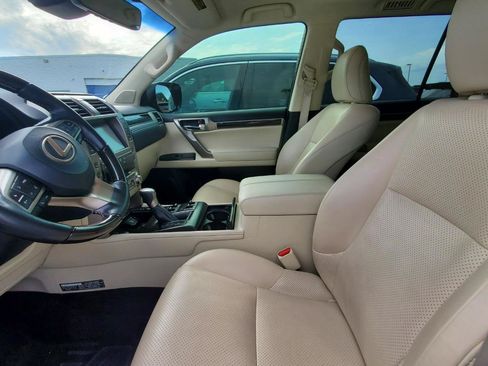 Used 2020 Lexus GX 460 Luxury w/ Luxury Sport Package AWD/4WD image 3