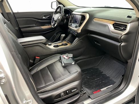 Certified 2019 GMC Acadia Denali w/ Technology Package image 39