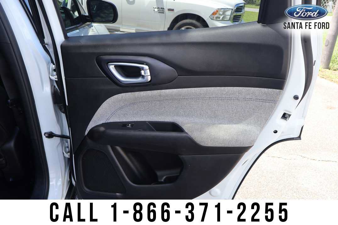 Used 2024 Jeep Compass Latitude w/ Altitude Special Edition AWD/4WD image 22