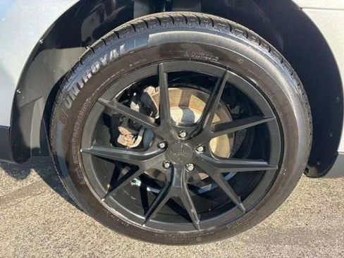 Used 2018 Ford Taurus SEL FWD image 12