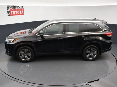 Used 2019 Toyota Highlander Limited Platinum AWD/4WD image 31