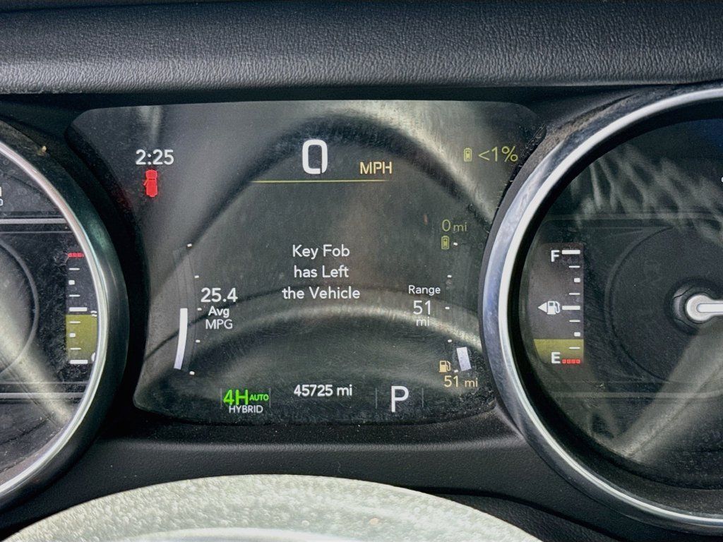 Used 2022 Jeep Wrangler Unlimited Sahara AWD/4WD image 13