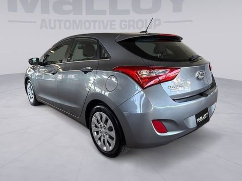 Used 2017 Hyundai Elantra GT FWD image 3