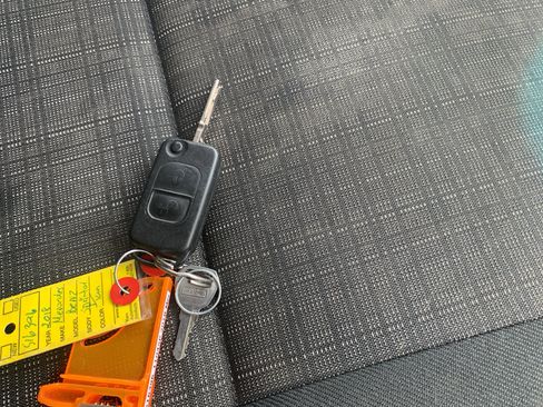 Used 2018 Mercedes-Benz Sprinter 2500 image 33