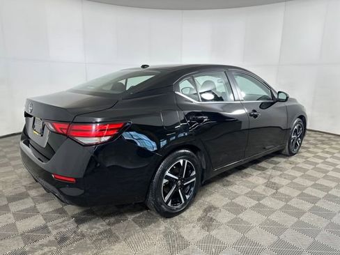 Used 2025 Nissan Sentra SV image 3