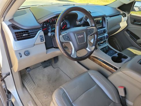 Used 2019 GMC Yukon SLT w/ Open Road Package image 4