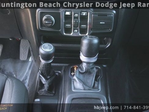 Used 2021 Jeep Wrangler Unlimited Sport image 17