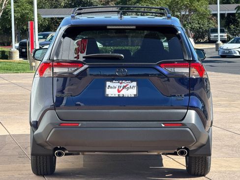 New 2025 Toyota RAV4 XLE image 5