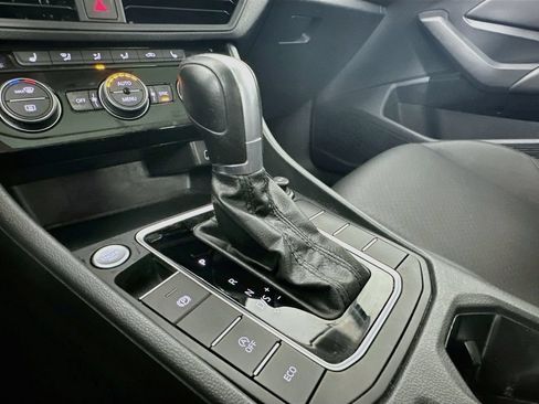Used 2019 Volkswagen Jetta SE FWD image 16