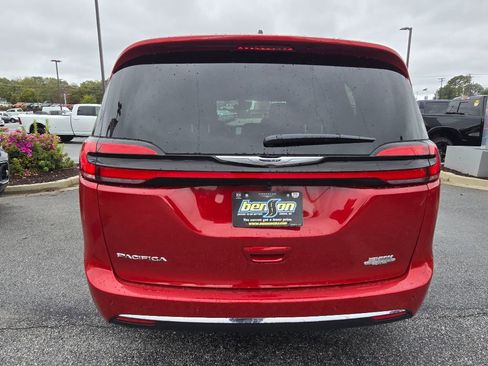 New 2026 Chrysler Pacifica Select image 14
