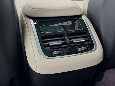 New 2026 Volvo XC90 B6 Plus w/ Protection Package AWD/4WD image 27