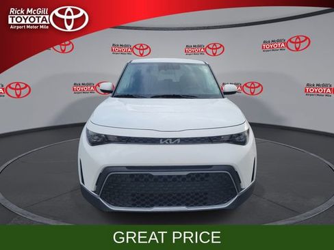 Used 2024 Kia Soul LX w/ Option Group 015 FWD image 3