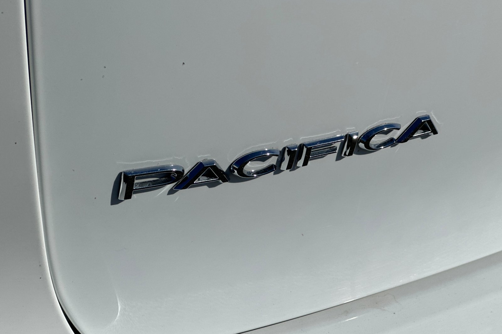 Used 2023 Chrysler Pacifica Touring-L FWD image 27