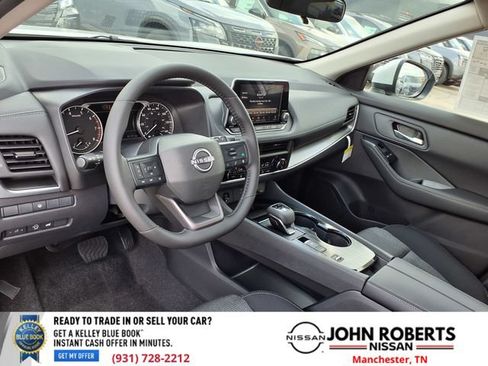 New 2026 Nissan Rogue SV FWD image 4