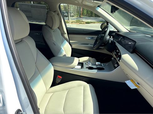 New 2026 Genesis GV70 2.5T Select image 13