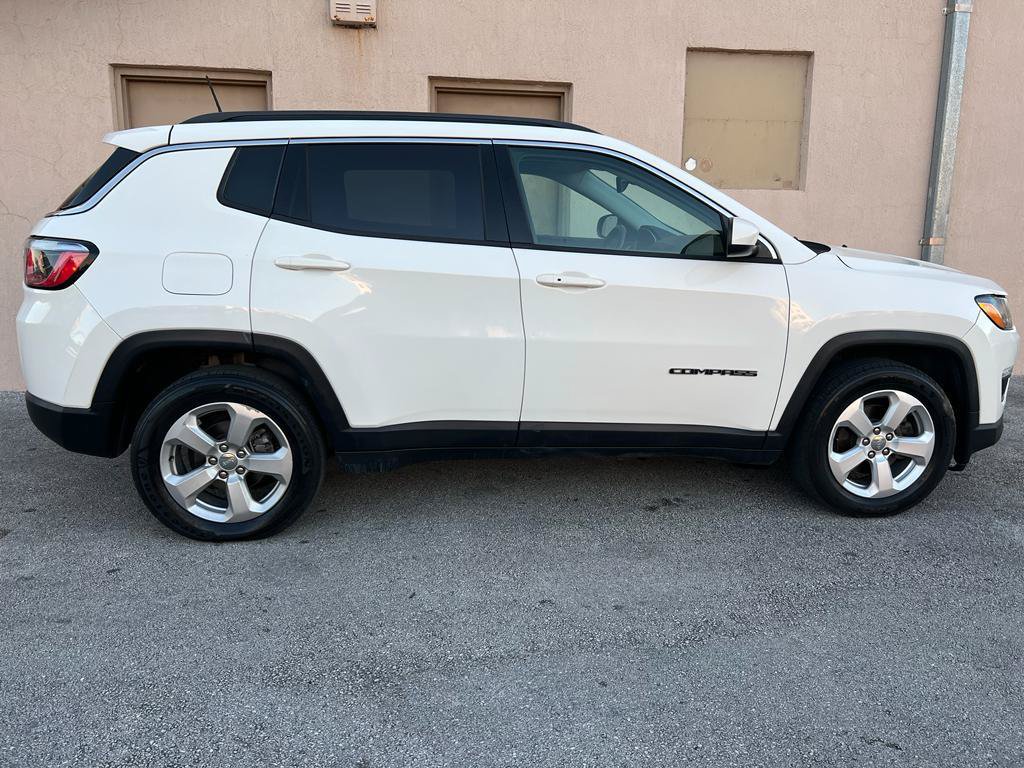 Used 2018 Jeep Compass Latitude w/ Popular Equipment Group FWD image 9
