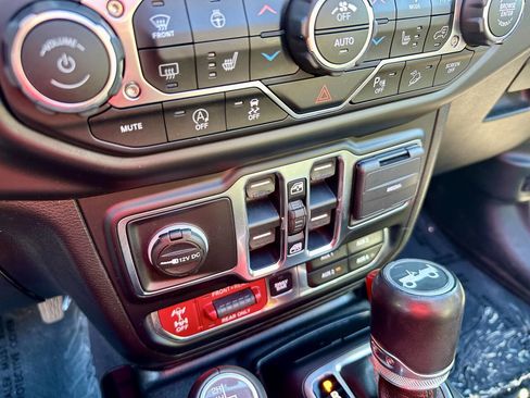 Used 2020 Jeep Wrangler Unlimited Rubicon AWD/4WD image 25