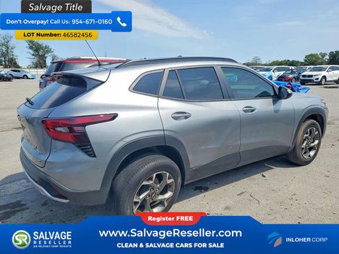 Used 2026 Chevrolet Trax LT w/ Driver Confidence Package image 4