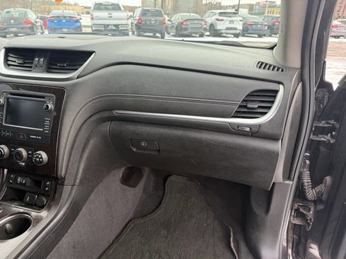 Used 2015 Chevrolet Traverse LT w/ Style and Technology Package image 14