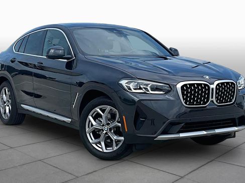 Used 2025 BMW X4 xDrive30i AWD/4WD image 2
