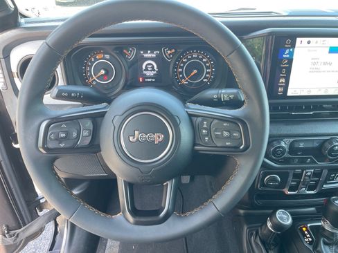 Used 2024 Jeep Wrangler Unlimited Sport AWD/4WD image 7