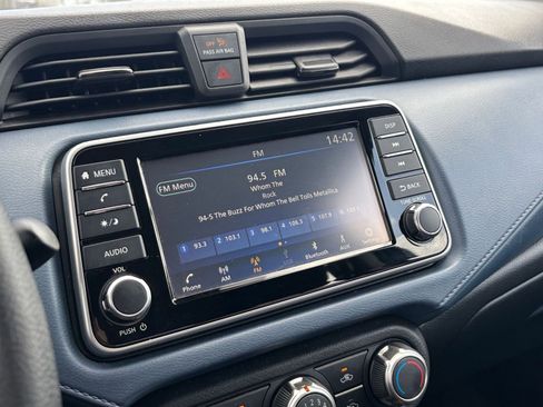 Used 2025 Nissan Versa SV w/ Trunk Package image 20