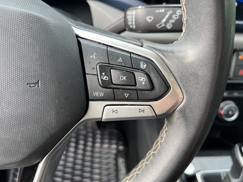 Certified 2023 Volkswagen Taos SE w/ Panoramic Sunroof Package FWD image 18