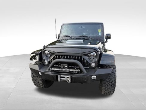 Used 2015 Jeep Wrangler Unlimited Sahara w/ Max Tow Package AWD/4WD image 2