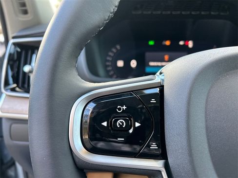 New 2026 Volvo XC90 B6 Plus w/ Protection Package Premier image 13