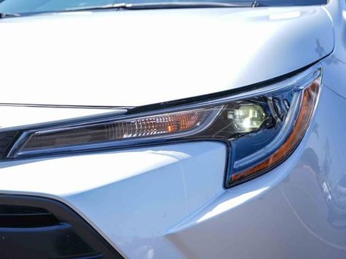 Used 2025 Toyota Corolla LE FWD image 4