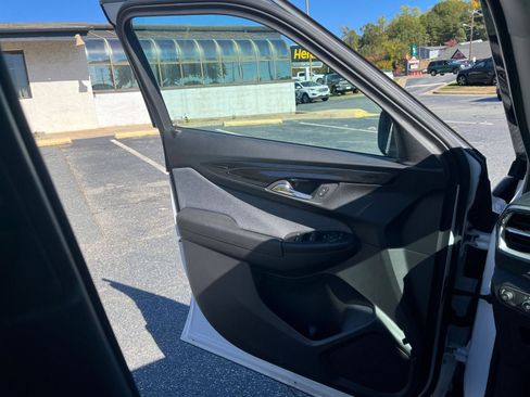 Used 2025 Chevrolet TrailBlazer LT image 18