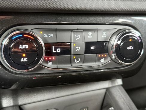 Used 2025 Chevrolet TrailBlazer RS w/ Convenience Package AWD/4WD image 33