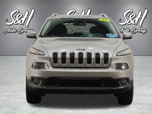 Used 2015 Jeep Cherokee Latitude w/ Cold Weather Group image 12