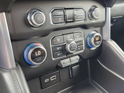 Used 2024 GMC Yukon XL SLE w/ Max Trailering Package AWD/4WD image 10