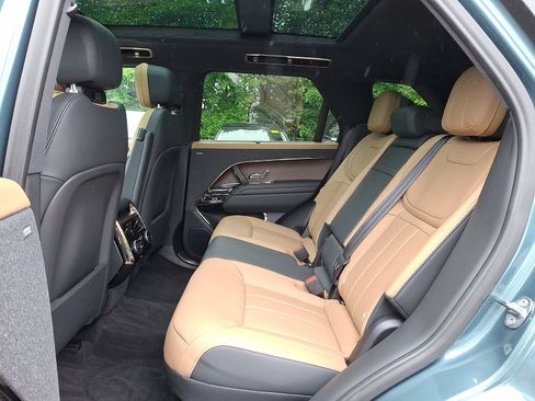 Used 2024 Land Rover Range Rover Sport Dynamic SE AWD/4WD image 5