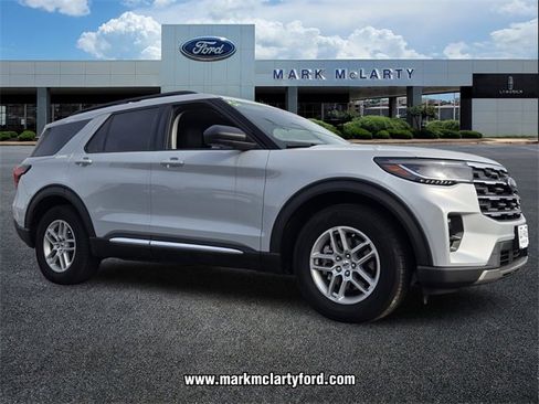 New 2025 Ford Explorer Active w/ Active Comfort Package image 4