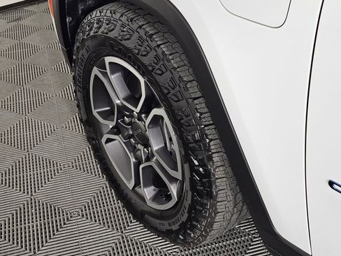 Used 2022 Jeep Grand Cherokee Trailhawk image 5