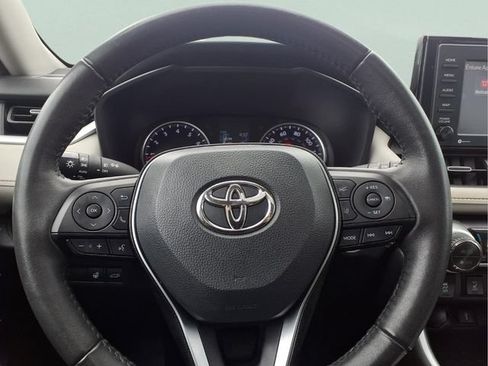 Used 2021 Toyota RAV4 XLE Premium AWD/4WD image 13