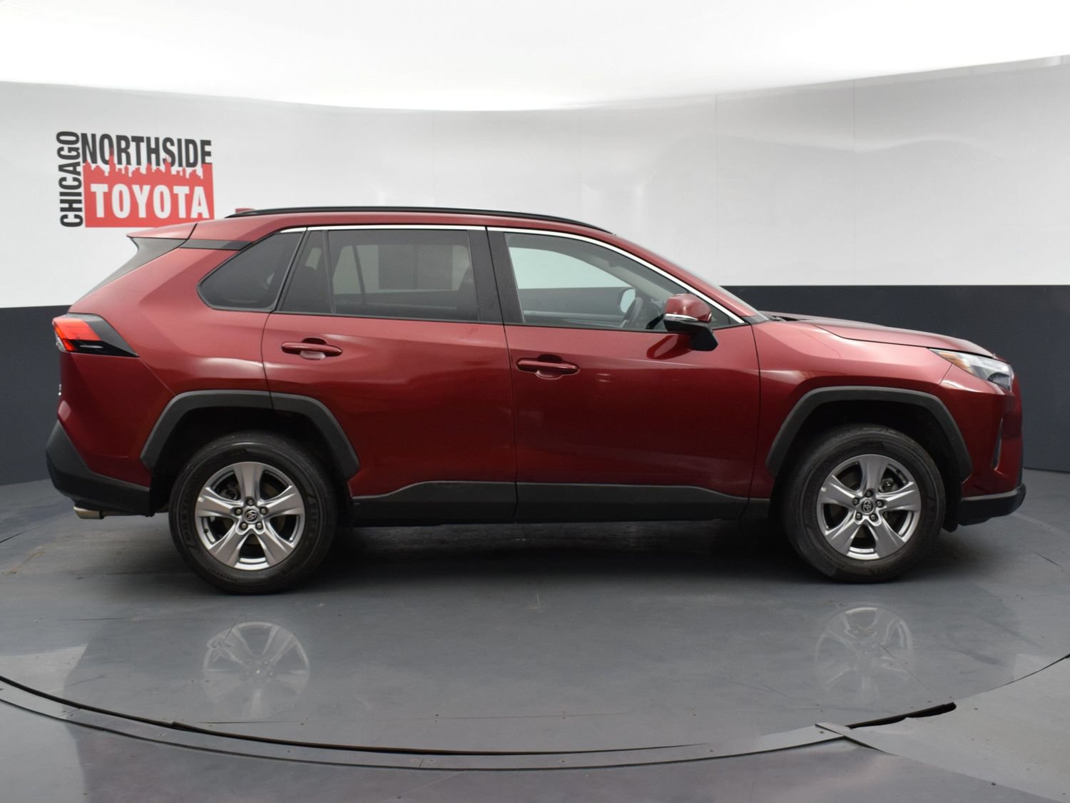 Used 2022 Toyota RAV4 XLE w/ Convenience Package AWD/4WD image 5