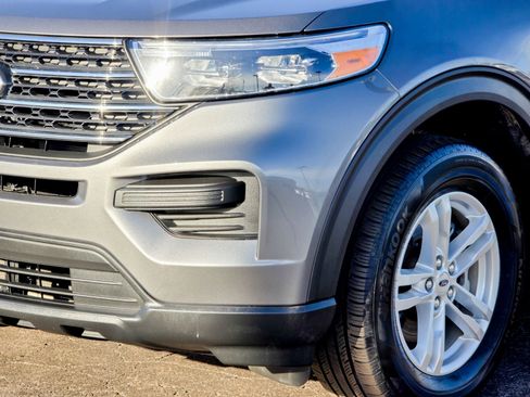 Used 2023 Ford Explorer XLT image 8