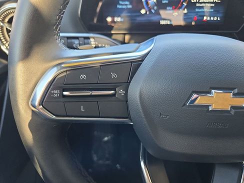 Used 2025 Chevrolet Equinox LT image 22