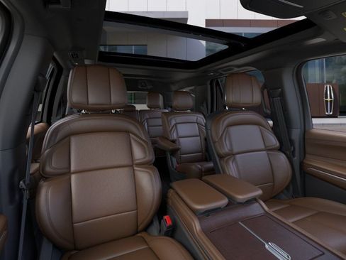 New 2026 Lincoln Navigator Reserve AWD/4WD image 10