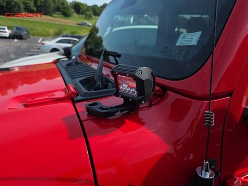 Used 2024 Jeep Wrangler Unlimited Sport AWD/4WD image 6