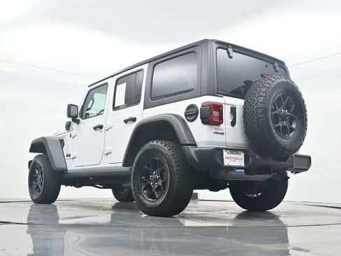 Used 2024 Jeep Wrangler Unlimited AWD/4WD image 32